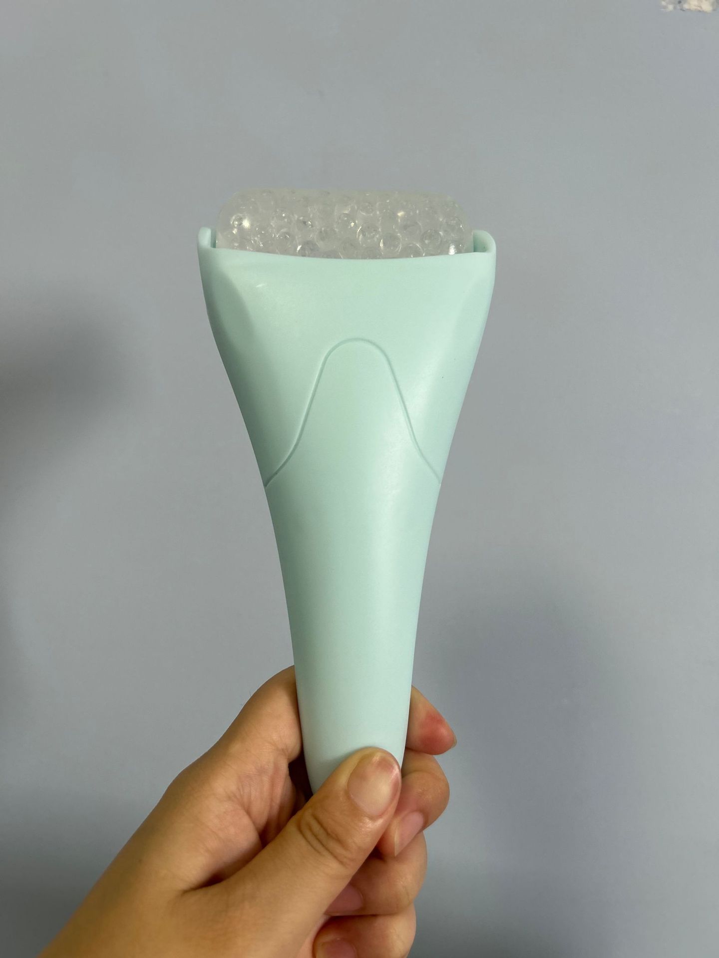 Facial Ice Roller – Skin Refresh & Glow Tool